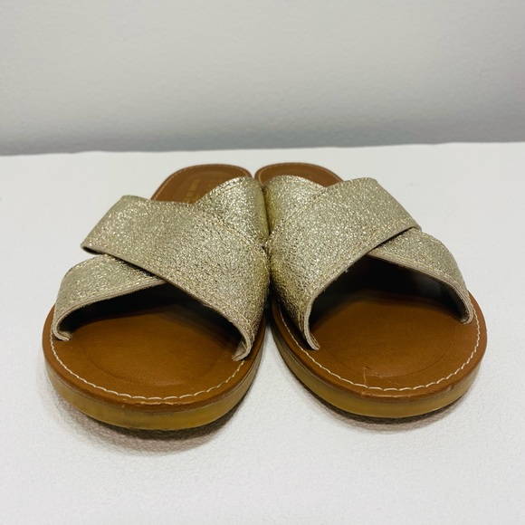 Tuscany by east street sandals with gold straps. Size 7.5 - Picture 4 of 7